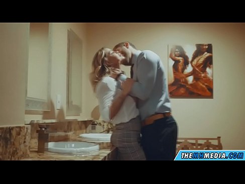 ❤️ 当一个胸大无脑的金发女郎在公共厕所里勾引你时 ☑ at us zh-cn.pornma-com.ru